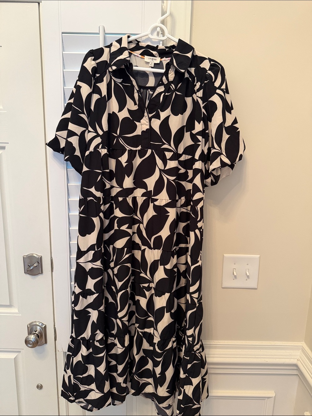 Umgee Black & White Floral Tiered Midi Dress